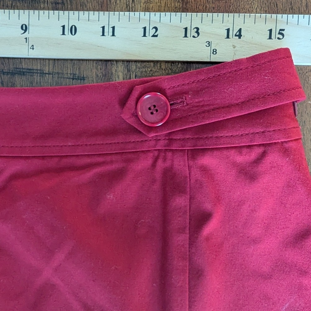 Ann Taylor Mini Skirt Red Button Tab Stretch Sz 10 Office Modern Chic Preppy - Picture 5 of 6